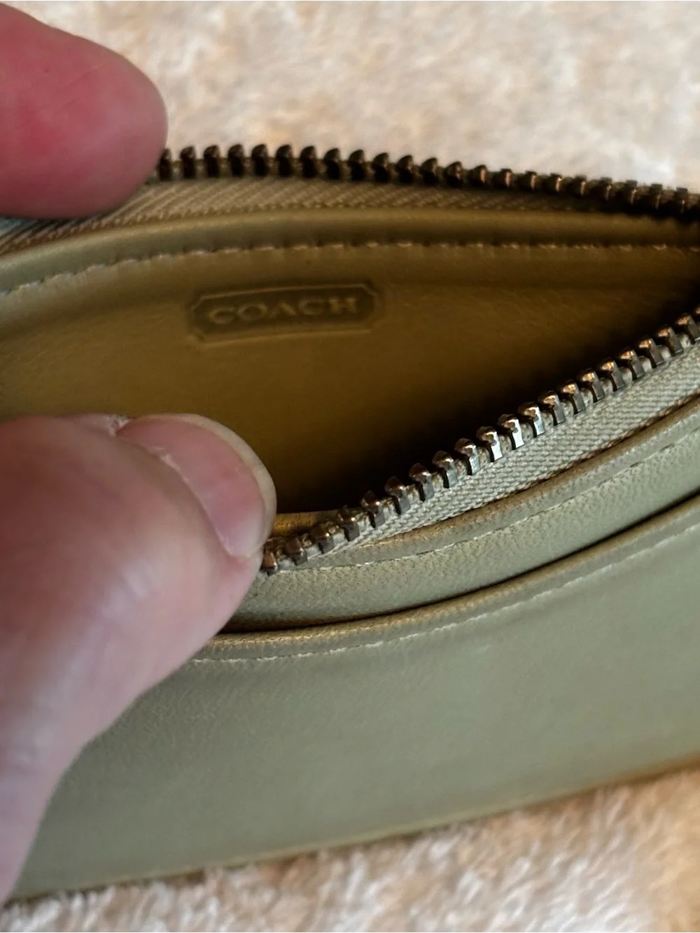 Coach “mini skinny” coin/card zip wallet rare pistachio leather keychain - Picture 2 of 5